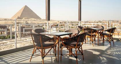 Pyraking Pyramids View Inn