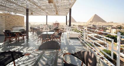 Pyraking Pyramids View Inn