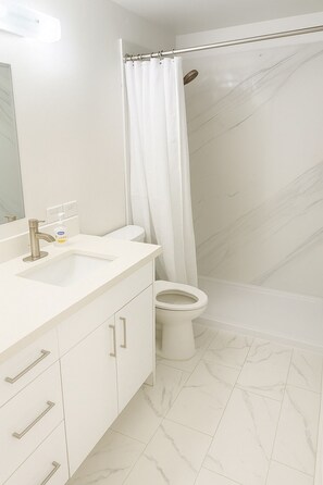 淋浴設備、風筒、提供毛巾、番梘