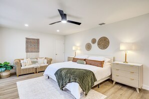 4 Schlafzimmer, Schreibtisch, Bügeleisen/Bügelbrett, Internetzugang