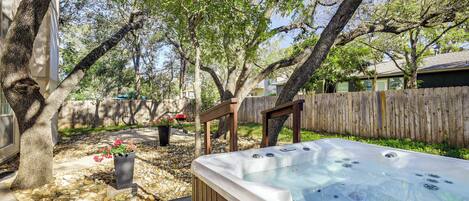 Bañera de hidromasaje al aire libre