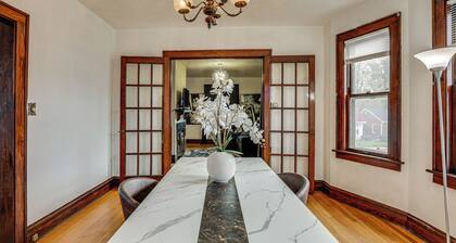 1 Mi to Downtown Dubuque! Spacious Home