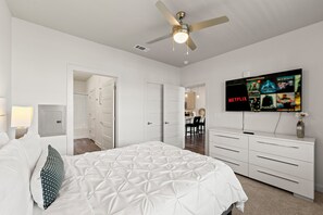 1 chambre, fer et planche à repasser, Wi-Fi, draps fournis