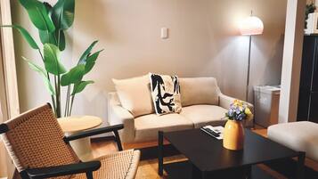 Blackout curtains, free WiFi