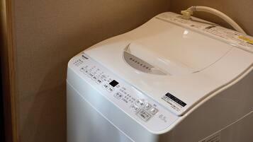 Blackout curtains, free WiFi