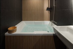 Family Twin Bed | Bathroom