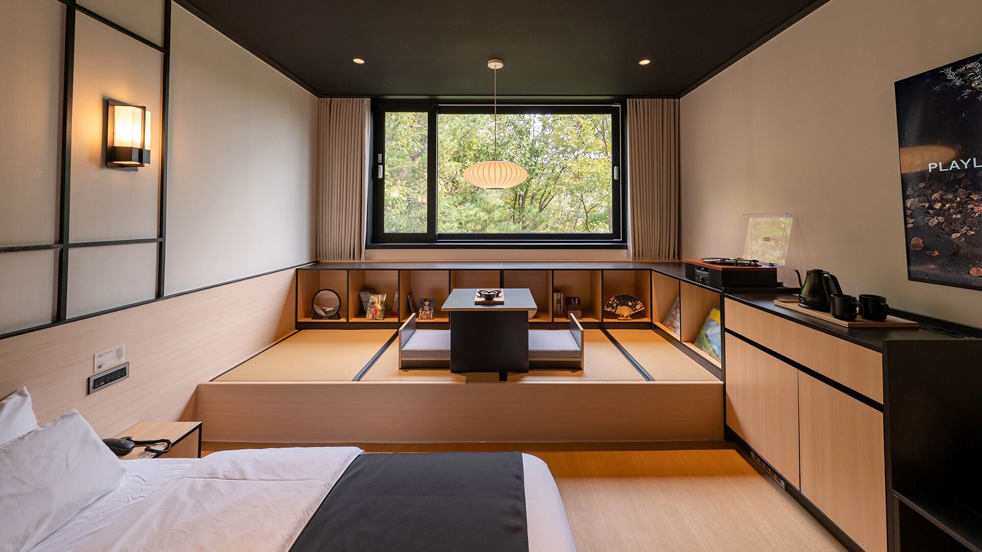 Essential Tea Room | Escritorio, espacio para trabajar con un portátil, wifi gratis