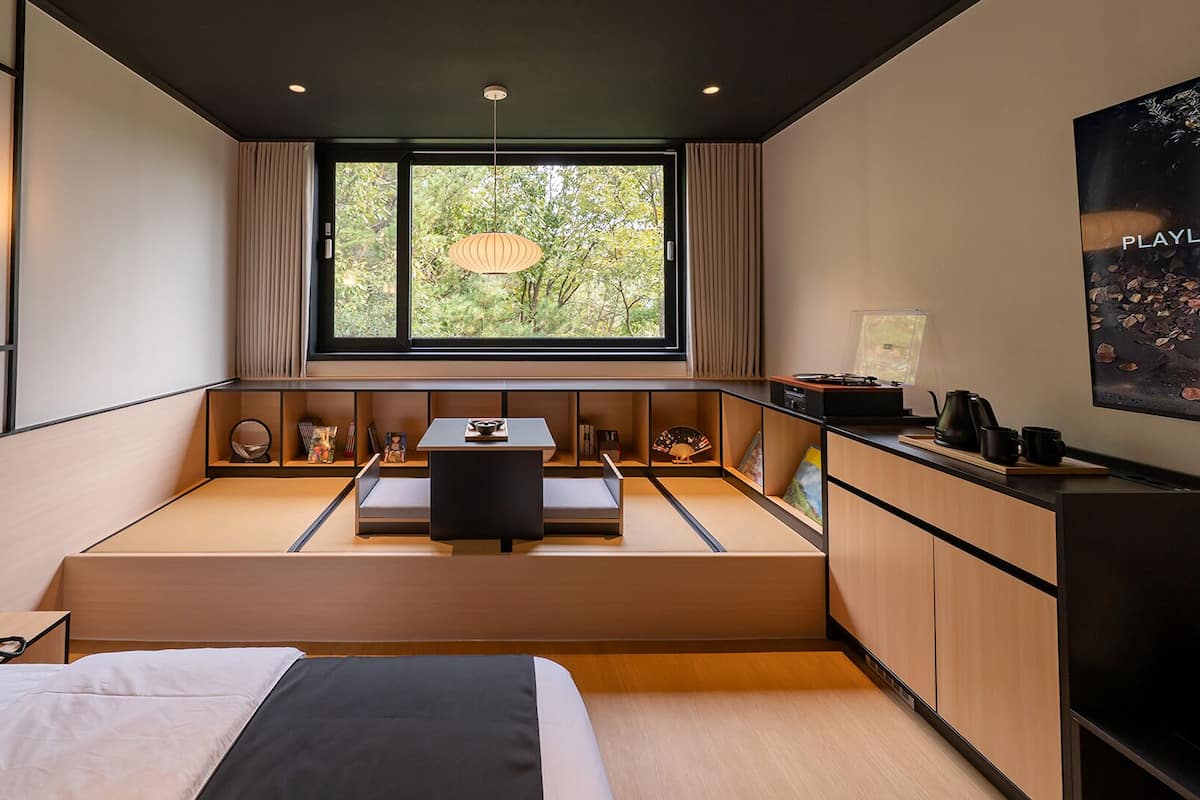 Essential Tea Room | Skrivbord, arbetsyta för laptop och gratis wi-fi