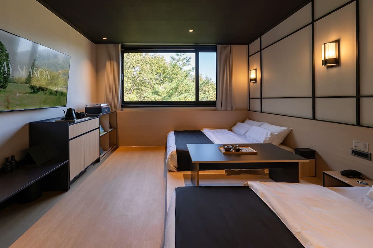 Family Twin Bed | Skrivbord, arbetsyta för laptop och gratis wi-fi