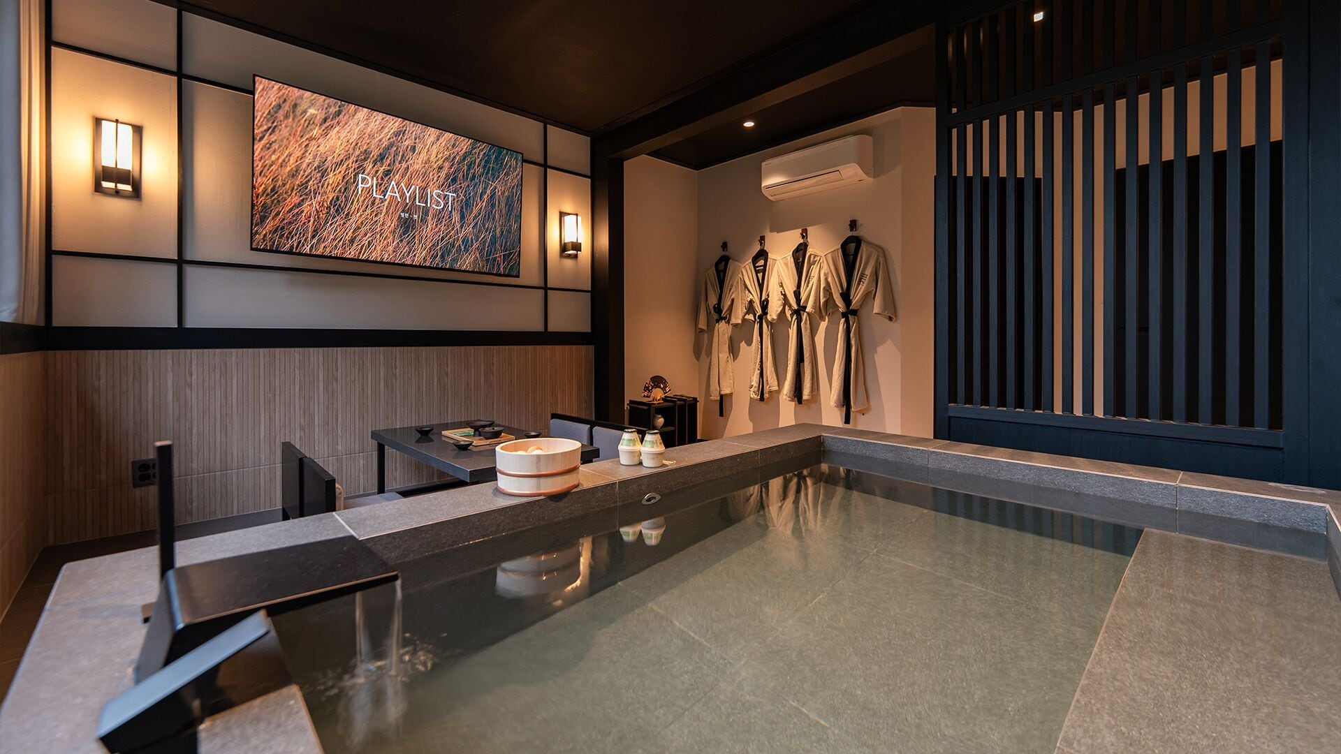 Signature Jacuzzi Room | Living area