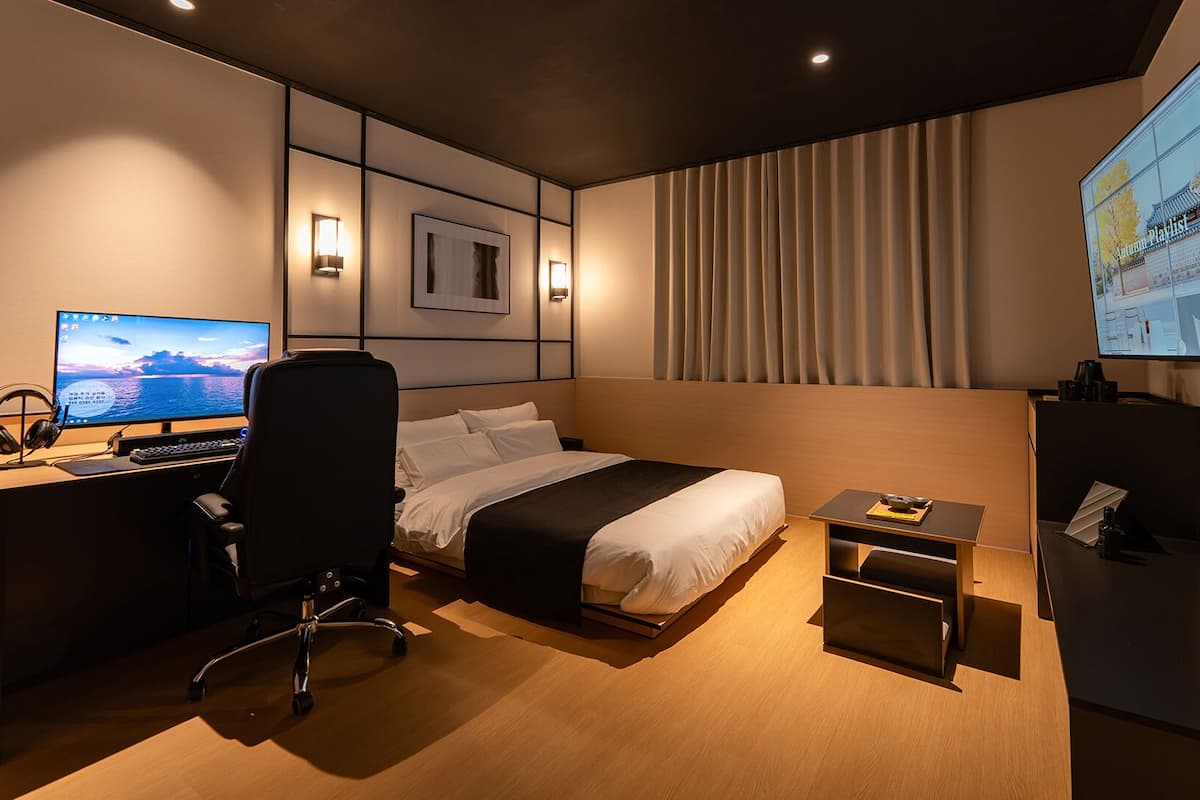 Business 1PC Room | Skrivbord, arbetsyta för laptop, ljudisolering och gratis wi-fi