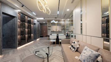 Decoración personalizada, muebles diferentes y escritorio