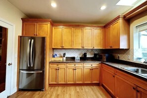 Private kitchen - Super Cosy 8B6B in Vancouver heart near to airport (Vancouver)