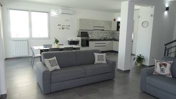 Smart TV, books, stereo