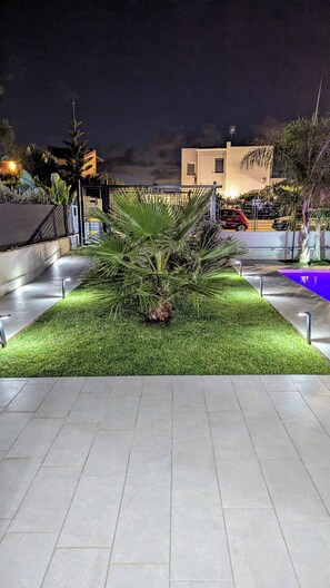 المنطقة المحيطة بالمنشأة