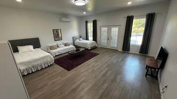 4 多间卧室、熨斗/熨衣板、WiFi、床单