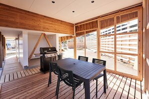 屋外ダイニングエリア