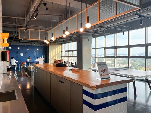 Cozy Studio near Seoul Station with Gym and Lounge