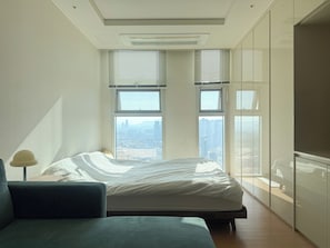 1 bedroom, free WiFi, bed sheets - Cozy Studio near Seoul Station with Gym and Lounge (Seoul)