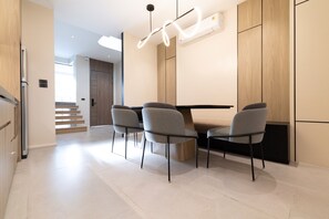 غرفة لتناول الطعام