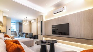 Villa with Private Pool | Khu phòng khách
