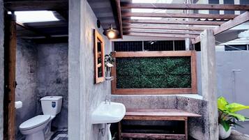 Triple Room | Bathroom