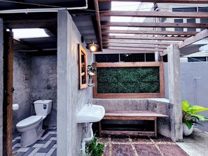 Triple Room | Bathroom