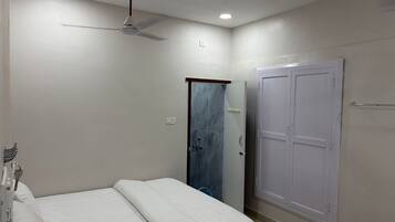 Classic Single Room, Balcony, City View | Free WiFi
