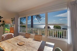 Dining - Bangalow Bach - Spa Pool & Scenic Views (Nelson)