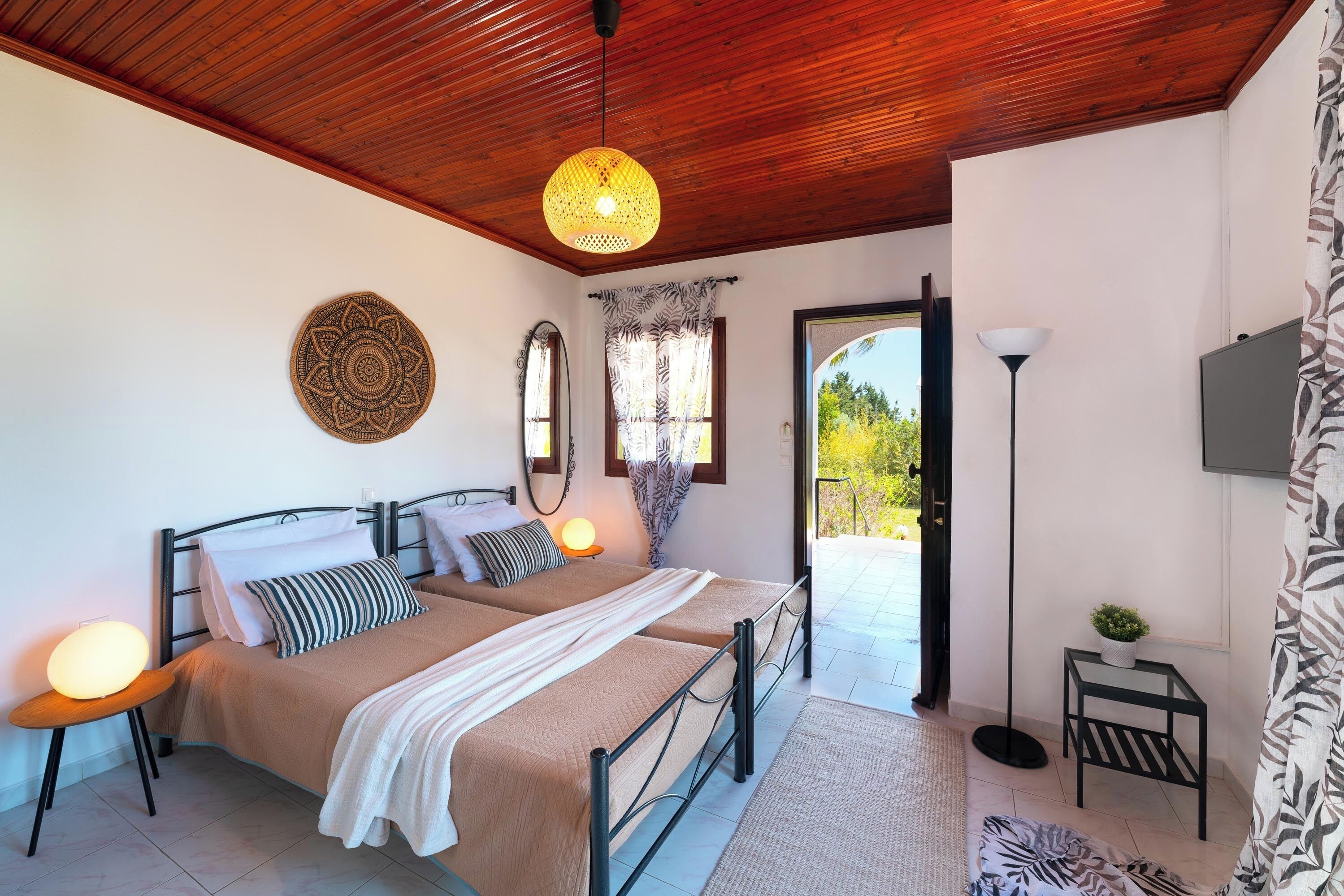 Comfort Studio, 2 Single Beds, Pool View