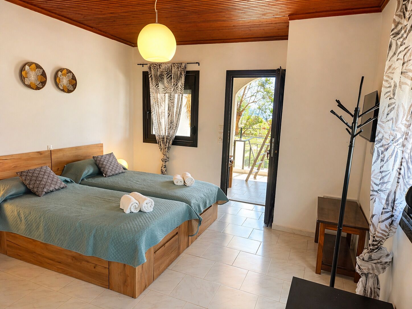 Comfort Studio, 2 Single Beds, Pool View | In-room safe, soundproofing, iron/ironing board, free WiFi