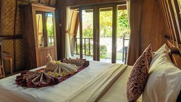 Deluxe Cottage | Desk, laptop workspace, free WiFi