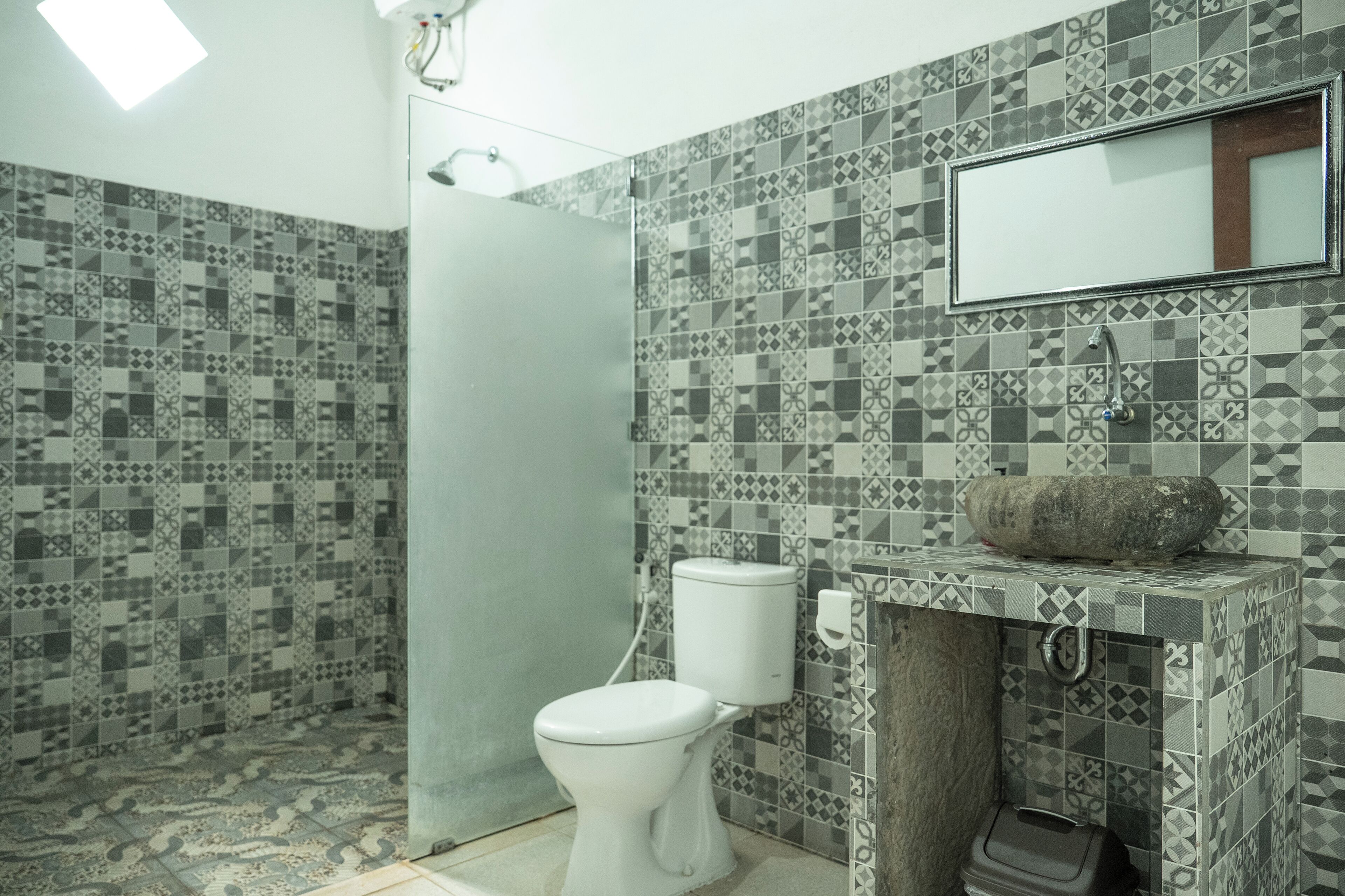 Shower, towels, soap, shampoo