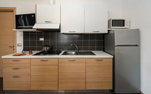 Fridge, microwave, stovetop - Residence Near The Sea - Bilo (Martinsicuro)