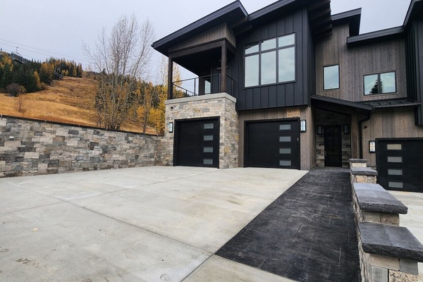 Steps from the Slopes Ski In/Ski Out 3BD 3BA