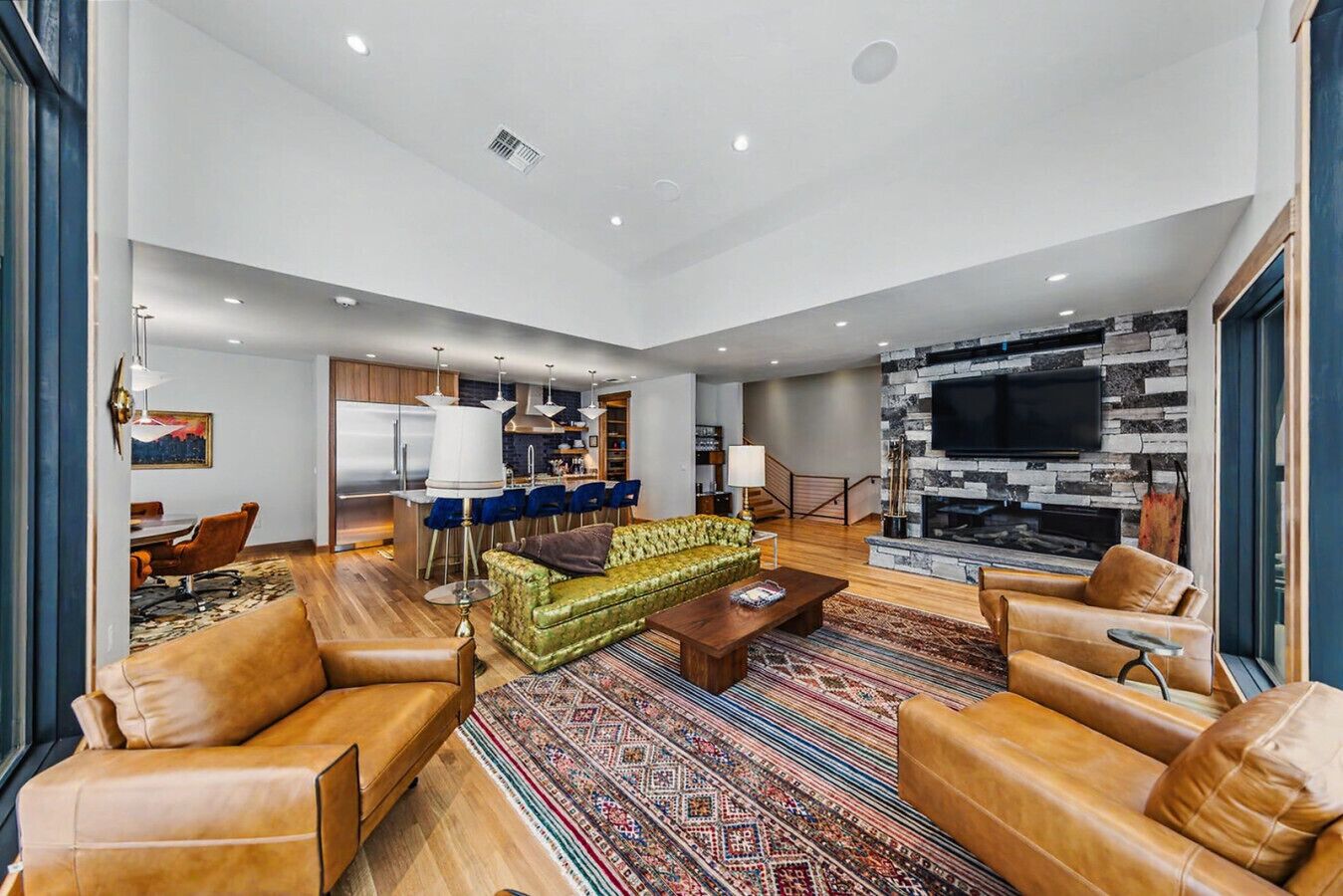 TV, fireplace, offices