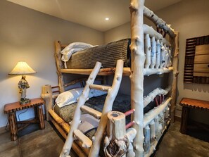 3 bedrooms, desk, iron/ironing board, travel cot