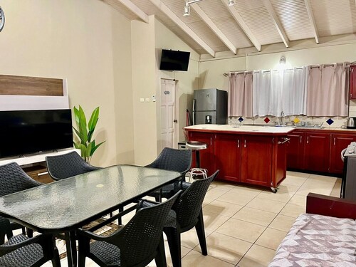 Newly Renovated Vistabella 2 Bedroom Apartment with Wi-Fi