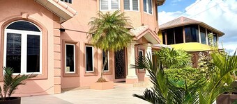 Newly Renovated Vistabella 2 Bedroom Apartment with Wi-Fi