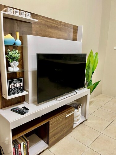 Newly Renovated Vistabella 2 Bedroom Apartment with Wi-Fi