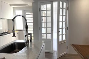 Private kitchen - Bali Design River View (New Taipei City)