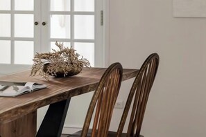 Dining - Bali Design River View (New Taipei City)