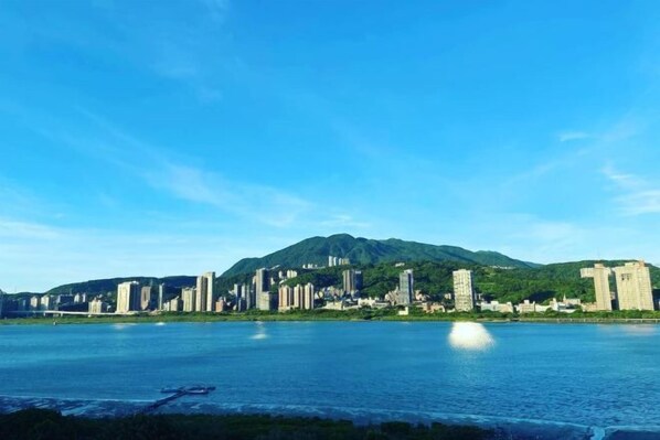 Beach - Bali Design River View (New Taipei City)