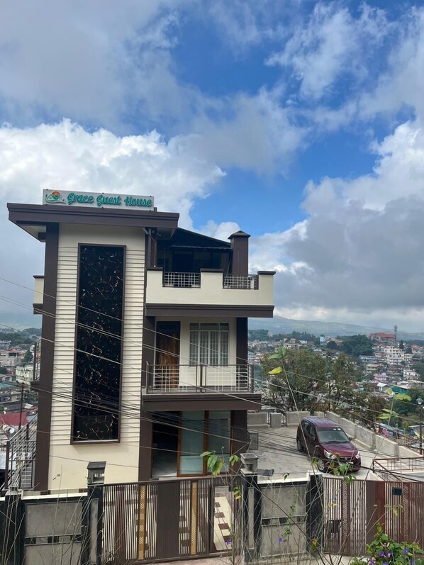 واجهة المنشأة