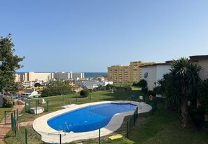 Pool - Apartment with large terrace and sea view (Torremolinos)