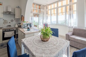 Fridge, microwave, oven, stovetop - Casa Di Bruna Seaview, Garden, Albenga (Arnasco)
