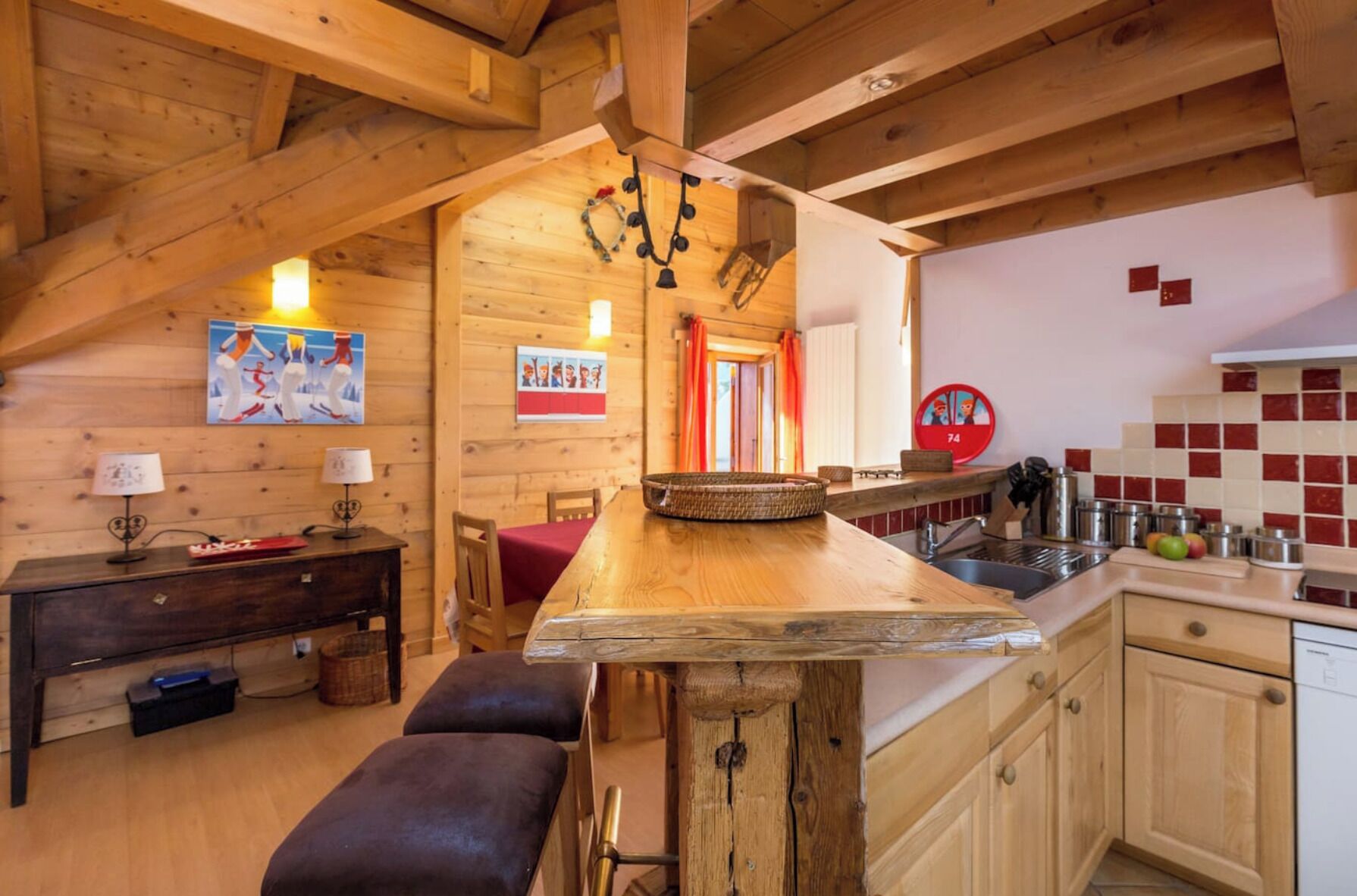 Mikroaaltouuni, uuni, liesi, astianpesukone