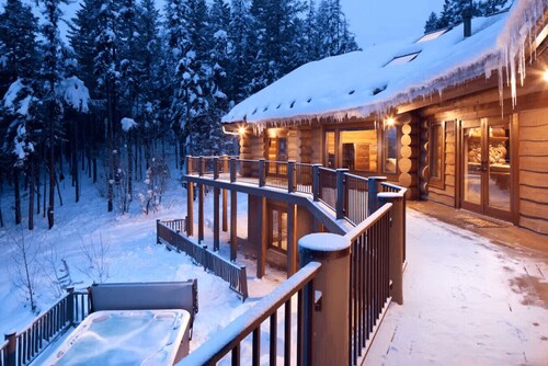 Alpine Ridge on Whitefish Mountain Sleeps 12