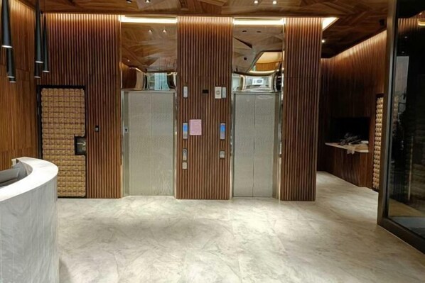 المنشأة من الداخل