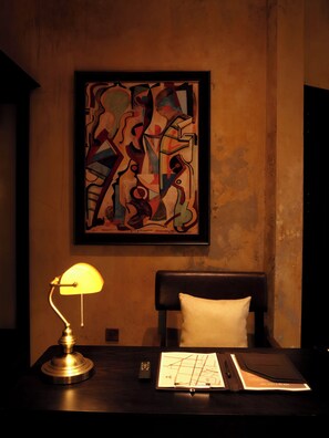 Signature Exclusive Suite - Top Floor with Balcony & Bathtub - DEMO Inn & Ine - Poetic Studio Stay (Ha Noi)